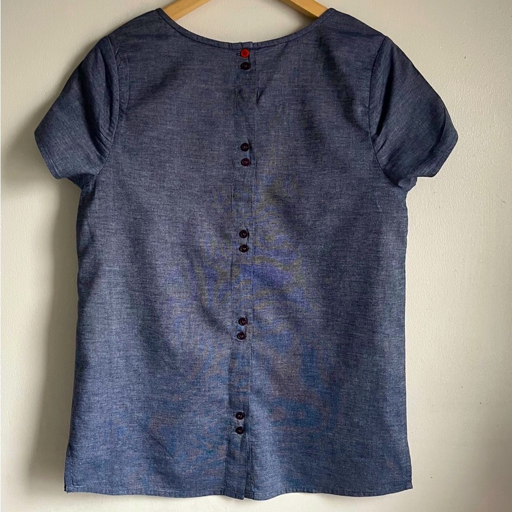 Boden Chambray Button Back Top - image 4